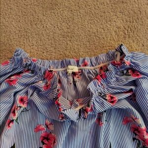 Women’s floral dress shirt